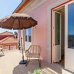 D&s - Lazaros Apartman